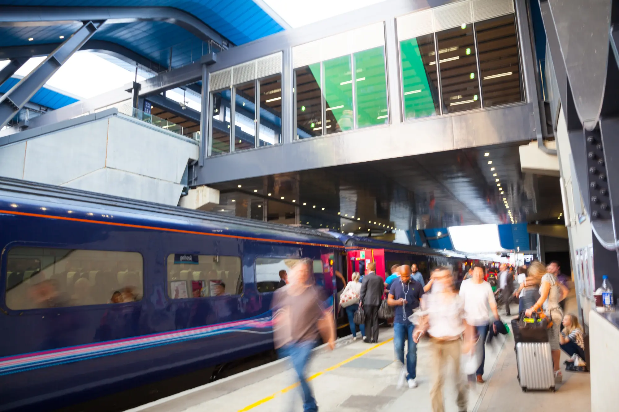 High speed train adjacent to platform 8 at Reading Station.